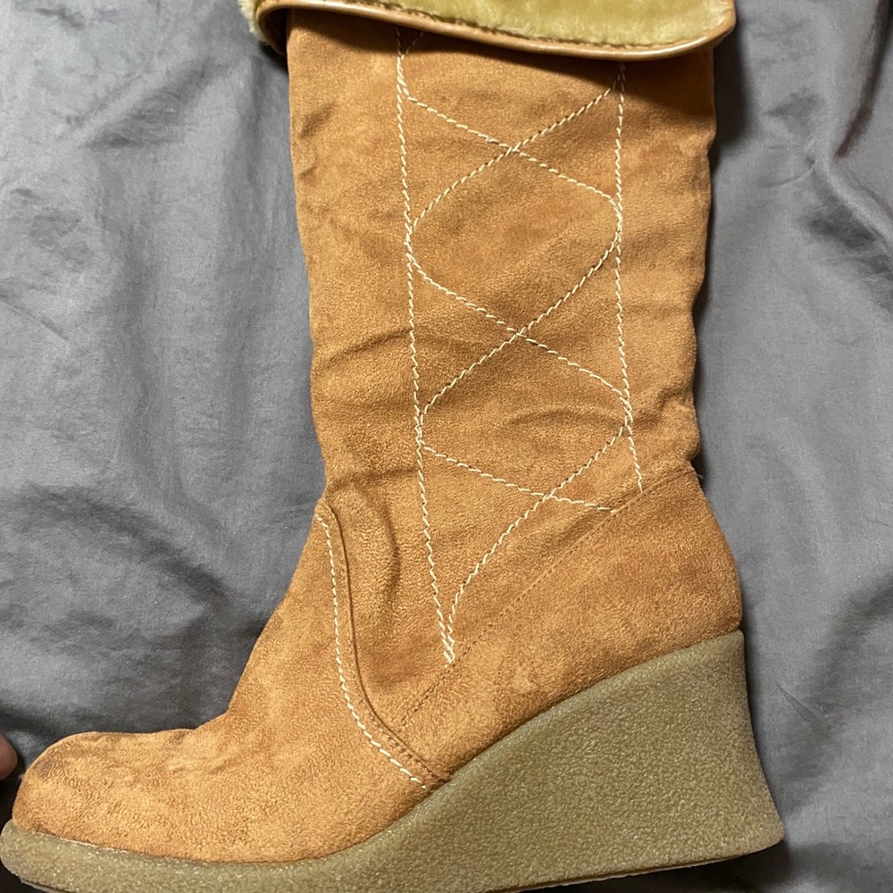 Heeled Tan Boots With Faux Fur (Size: 10)